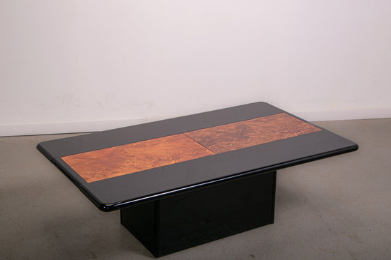 Image 1 of Hochglanzlackierter Couchtisch mit versteckter Bar und Wurzelholzfurnier, ca. 1980