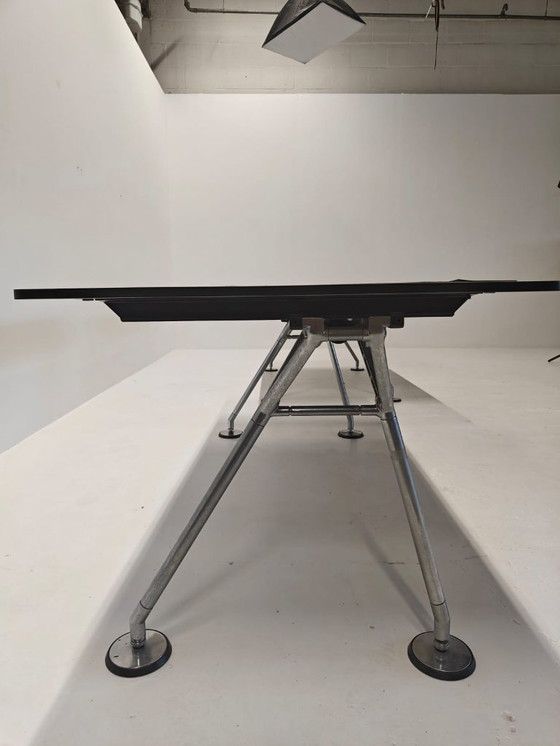 Image 1 of Escritorio Nomos - Norman Foster para Tecno - Diseño ajustable e icónico