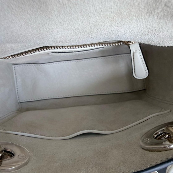 Image 1 of DIOR LADY MINI - PELLE DI VITELLO GRAMMATIZZATA CANNAGE, DETTAGLI IN ORO BIANCO