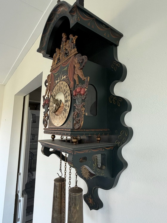 Hindelooper Wanduhr grün bemalt – Franz Hermle & Söhne, Uhren, Metall, Holz (photo 7 of 15)