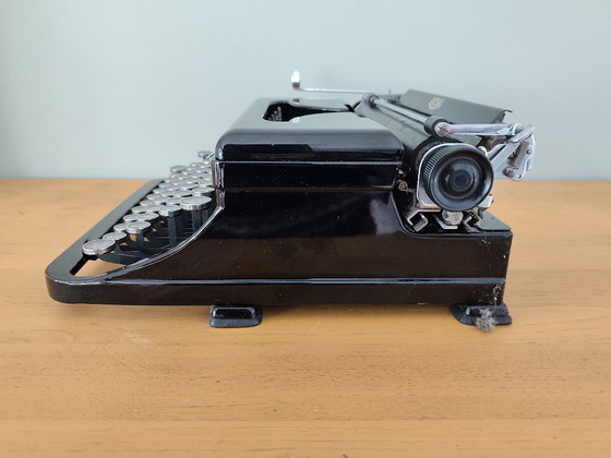 Image 1 of Machine à écrire Royal modèle Quiet De Luxe