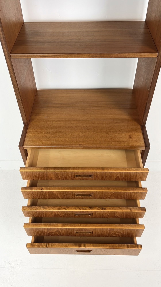 Image 1 of Bibliothèque suédoise vintage en teck