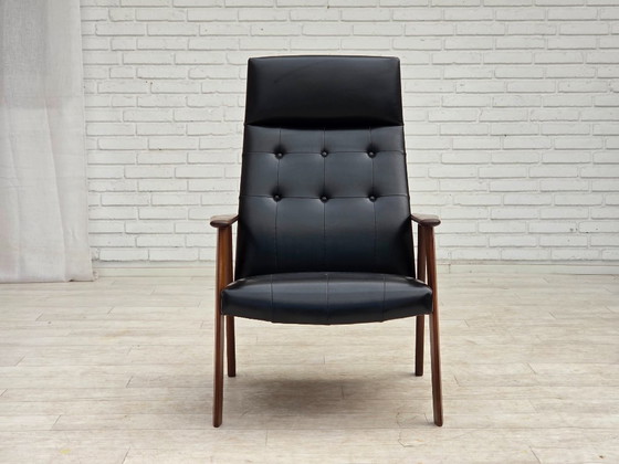 Image 1 of Deense fauteuil uit de jaren 70, zwart kunstleer, teakhout.