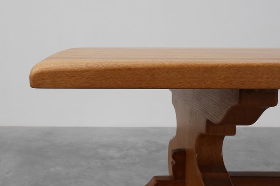 Image 1 of Französischer Eichenbodentisch des 20. Jahrhunderts mit geschwungenen Beinen und Bohlenplatte