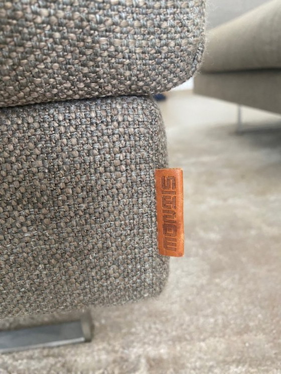 Image 1 of 1 siège avec deux appuie-têtes (amovibles) et 1 grand repose-pieds ou siège supplémentaire