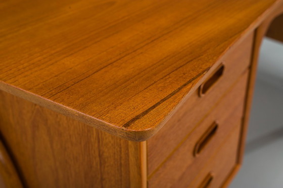 Image 1 of Mid Century Dänischer Teakholz-Schreibtisch von Svend Åge Madsen für Sigurd Hansen, 1950er Jahre