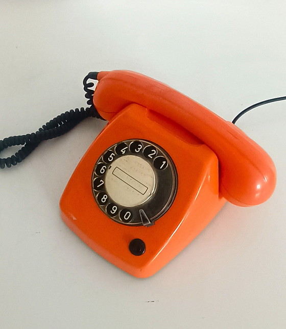 Image 1 of Oranje T65 Telefoon 1974