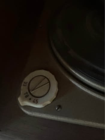 Image 1 of Mueble funcional para radio/fonógrafo Mercedes
