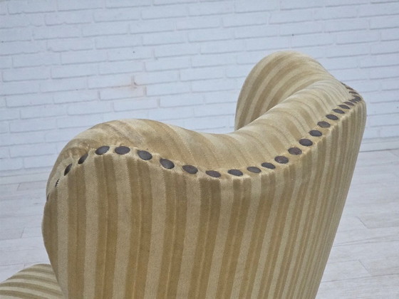 Image 1 of Dänischer Sessel aus den 1960er Jahren, hellgrüner Möbelveloursbezug, Buchenholz.