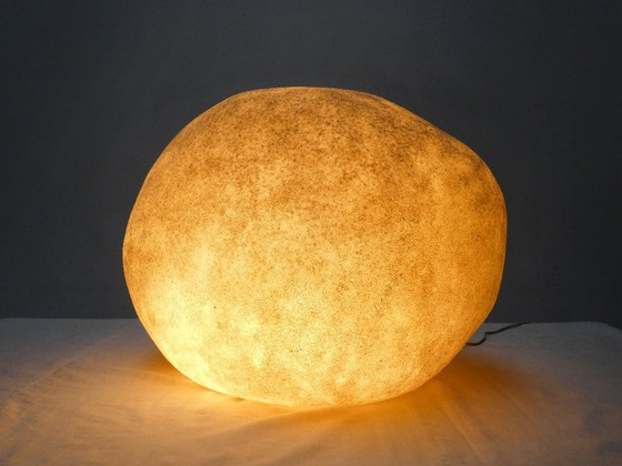 Lampada 'Dora' roccia lunare di André Cazenave - Atelier A, Lampade da tavolo, Poliestere, Beige (foto 12 di 15)