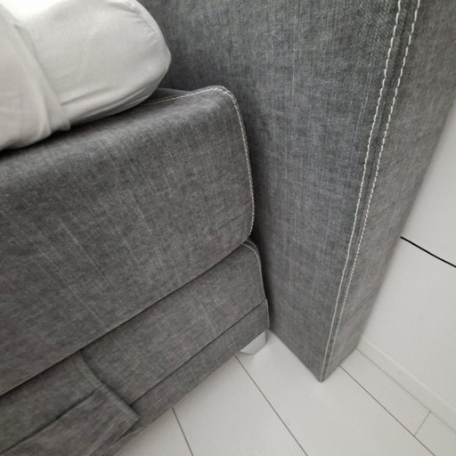 Base de colchón Swiss Sense | Tamaño único 200×220 cm | En perfecto estado + luces