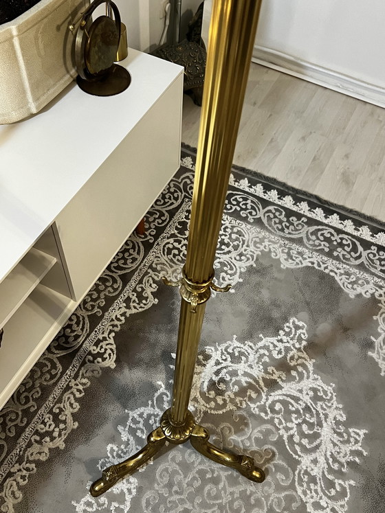 Image 1 of Armario Art Nouveau Hollywood Regency con perchero giratorio de latón dorado