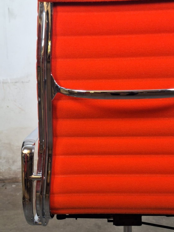 Image 1 of Vitra EA 119 fleischfarbenes Orange auf Rollen