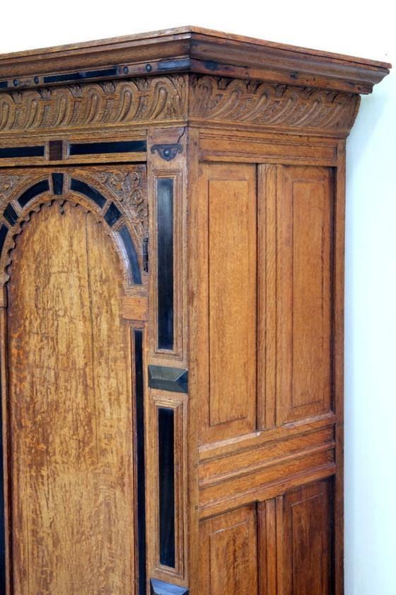 Image 1 of Hollandse 17de eeuwse Toogkast eikenhout