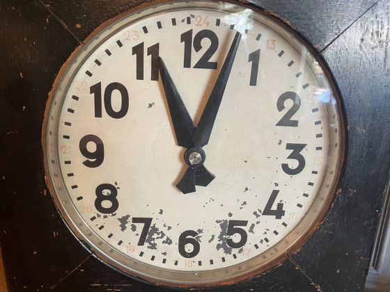 Image 1 of Fabriekesklok Klok Wandklok Vintage Frans jaren 40