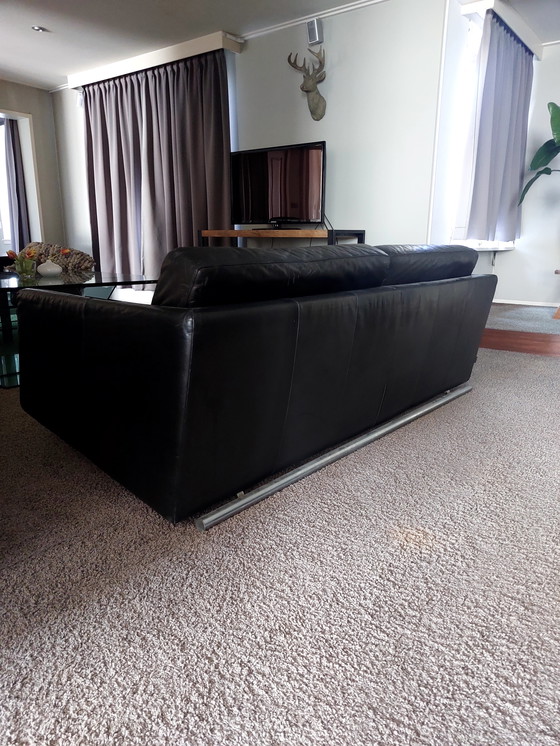 Image 1 of Montis Bank