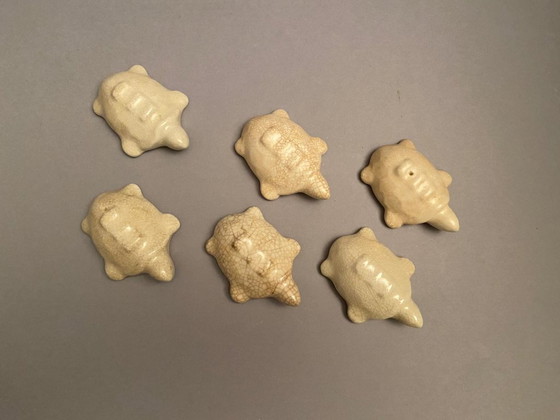 Image 1 of 6 tortugas de cerámica agrietada de OLTREFRONTIERA, origen asiático.