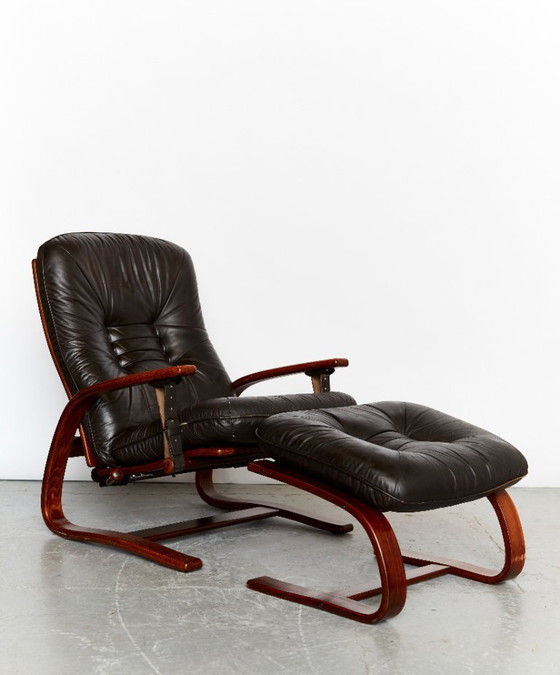 Image 1 of Poltrona vintage scandinava con pouf di Arnt Lande per Westnofa, anni '70