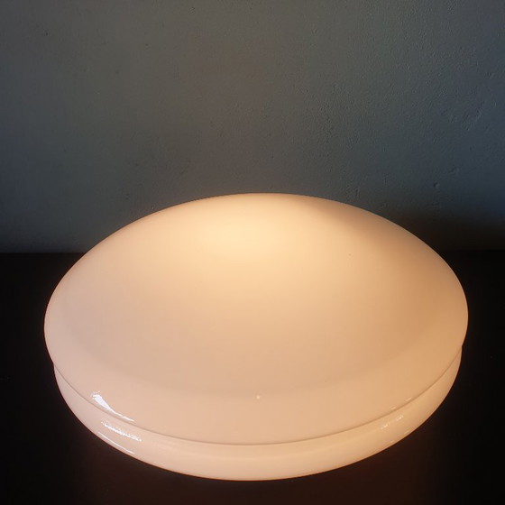 Image 1 of Lampada da soffitto vintage in vetro opalino UFO Raak Amsterdam