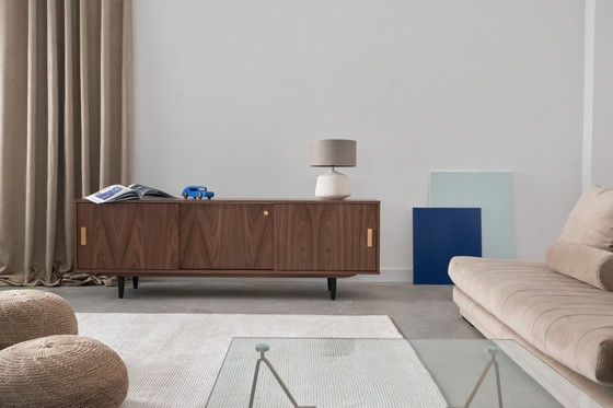 Image 1 of Notenhouten dressoir met schuifdeur O-S04