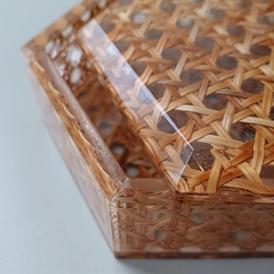 Image 1 of Lucite- und Rattanbox