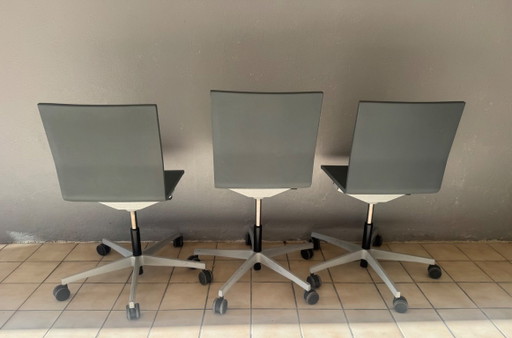 3 Sedie Vitra .04 – Maarten Van Severen – Design – bureaustoelen, Metal, Plastic (photo 2 of 7)