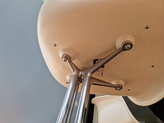 Image 1 of 4x Vitra Eames DAL Eetkamerstoel