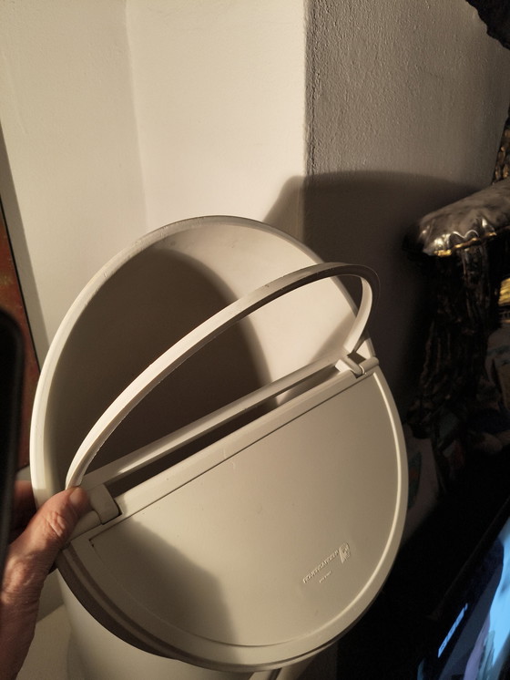 Image 1 of Cestino per rifiuti in plastica italiano in stile vintage, stile spaziale, di Roverdesign