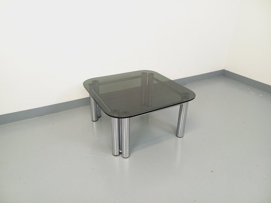 Image 1 of Vintage Italiaanse vierkante Space Age salontafel van gerookt glas en verchroomd metaal uit de jaren 70
