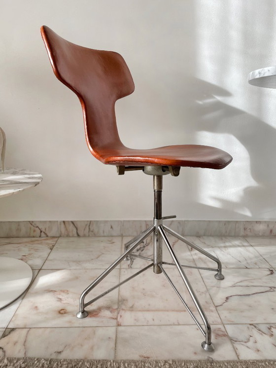 Image 1 of HAMMER-STUHL ARNE JACOBSEN_FRITZ HANSEN