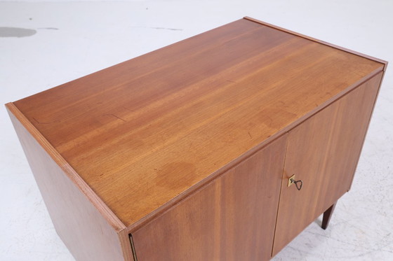 Image 1 of Prachtige vintage teakhouten ladekast jaren 60 | Mid Century kast | Retro houten opbergmeubel #06-60