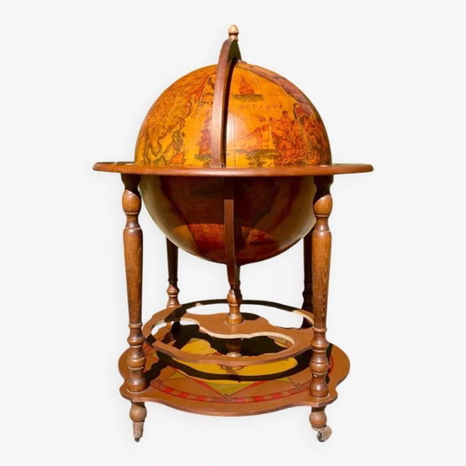 Bar a forma di globo su ruote degli anni '60