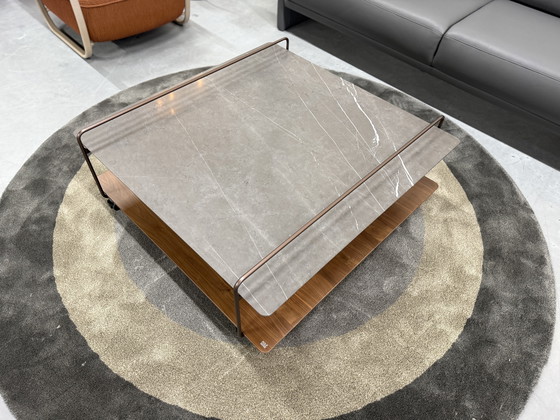 Image 1 of Rolf Benz 931 524 Couchtisch Nussbaumholz Naturstein 102x100