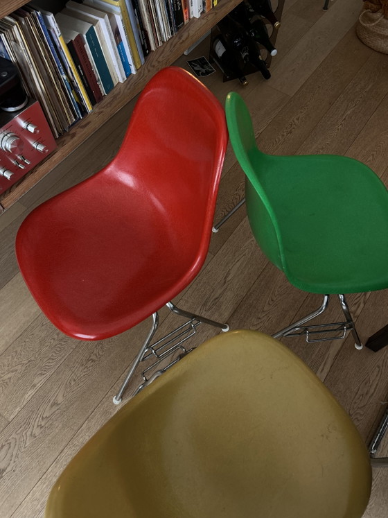 Image 1 of Set van 3 originele jaren 60 Fiberglass DSS Eames chairs
