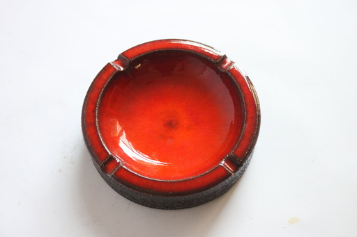 Cendrier en céramique rouge d'Amphora Belgium
