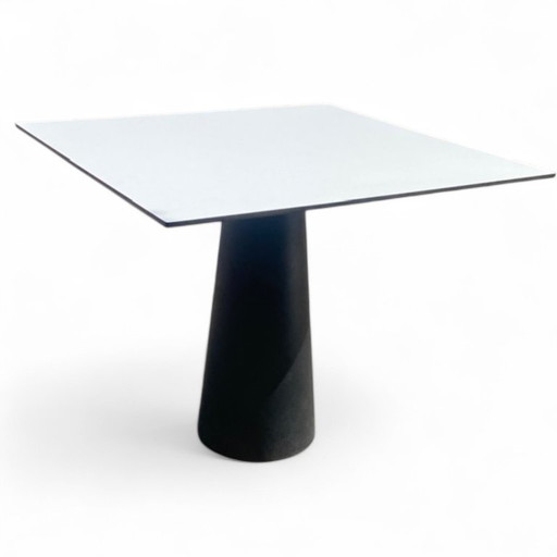 Moooi tafel Share