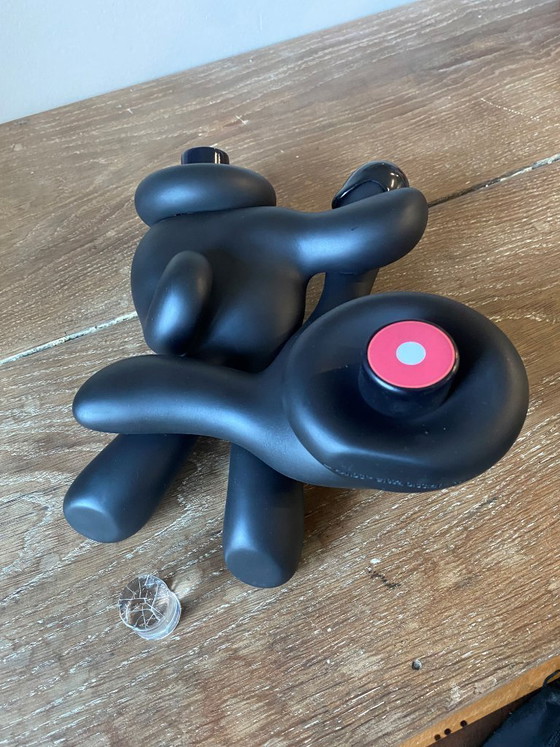 La Hands Vinylfigur The Slick Black Edition, limitierte Auflage von 100 Stück, 2018 – Bildhauerei, Plastic (photo 14 of 20)