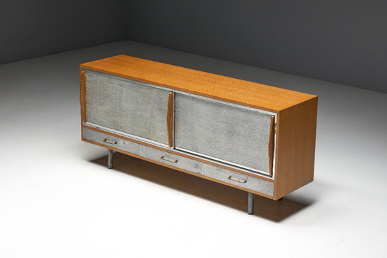 Image 1 of Credenza Mid-Century Modern con facciata in metallo martellato, Francia, anni '60