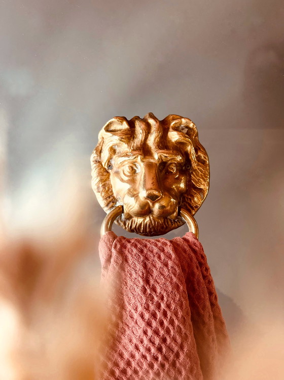 Image 1 of Battente per porta/gancio portasciugamani in ottone a forma di leone