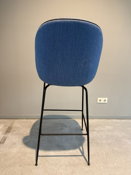 Sgabello da bar Gubi Beetle 75 cm. Nuovo.