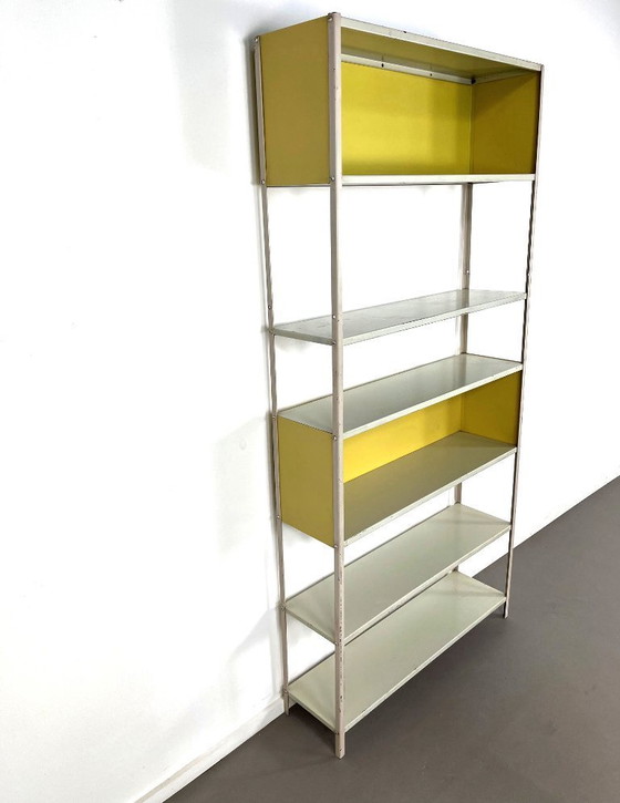 Image 1 of Armario de pared metálico de Asmeta, diseñado por Friso Kramer en 1953.