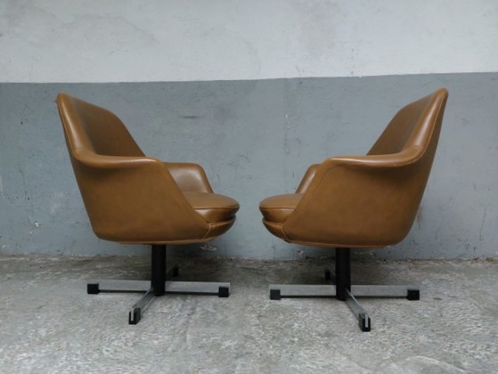 Mid-Century Swivel Chairs – Draaistoelen, Plastic (photo 8 of 39)