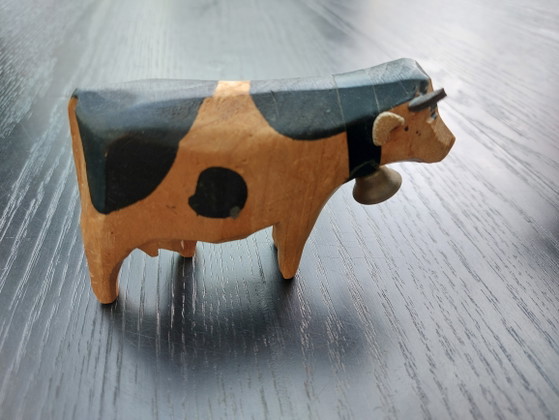 Vaches sculptées à la main par Trauffer Wood, lot de 3, années 70 – Objets déco, Leather, Metal (photo 3 of 6)