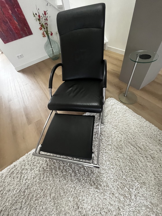 IP Design Curve Zwart Leren Fauteuil Ment Inschuifbare Voetensteun – Leather, Metal (photo 4 of 7)