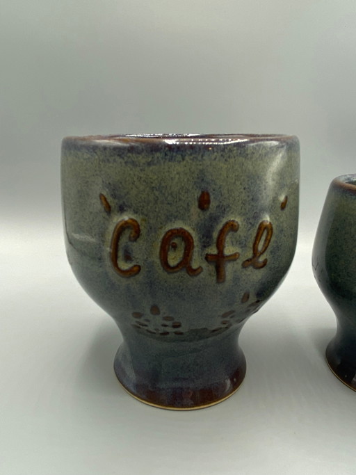 3 geëmailleerde aardewerken koffie-, zout- en pepervaatjes – handgemaakt aardewerk – servies (photo 2 of 10)