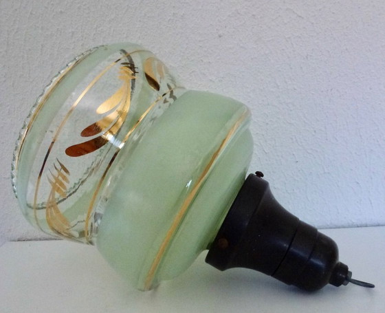 Image 1 of Plafonnier Art Déco, suspension en verre, années 1930, suspension en verre vert clair avec bande dorée, abat-jour pagode.