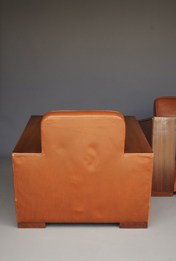 Image 1 of Indrukwekkend paar Art Deco leren fauteuils. 1940s.