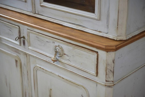 Credenza a due corpi patinata del XIX secolo. – Armadi contenitori, Vintage (photo 7 of 14)