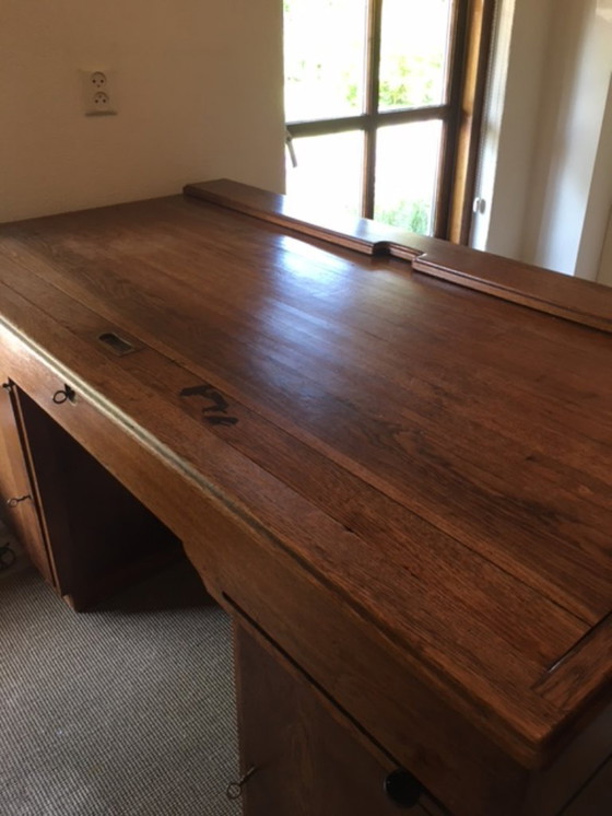 Image 1 of Eiken bureau met in/uitschuifbaar bovenblad