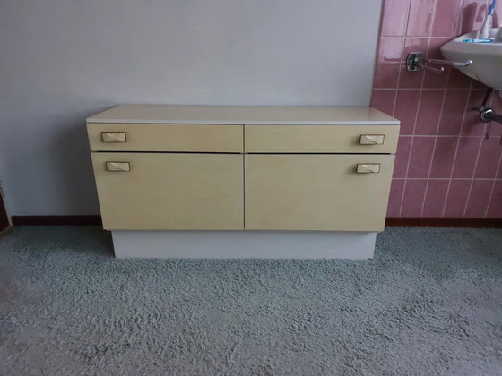 Image 1 of Lit simple vintage avec tables de chevet et coiffeuse